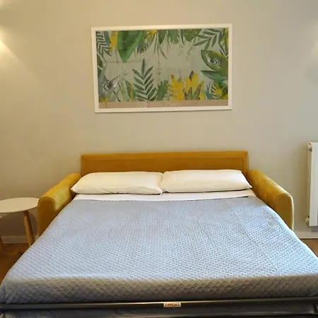 Apartment Nuovo, Silenzioso A 5 Minuti A Piedi Dalla Metro *
